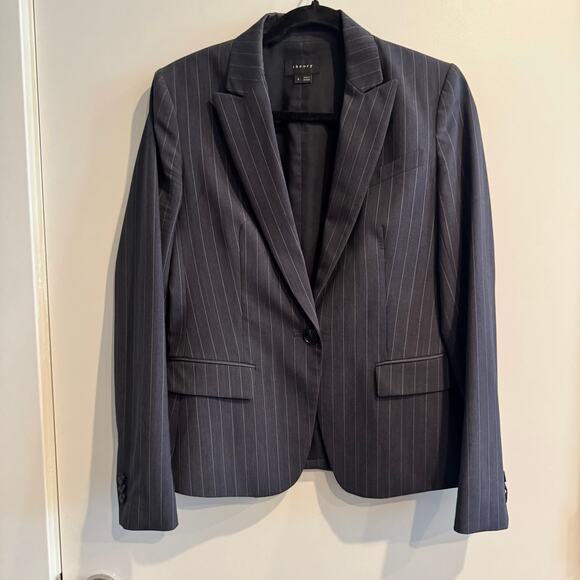 Theory Blazer Dark Gray Pinstripe Front button Pockets Striped Long Sleeve Sz 6 - Picture 2 of 6